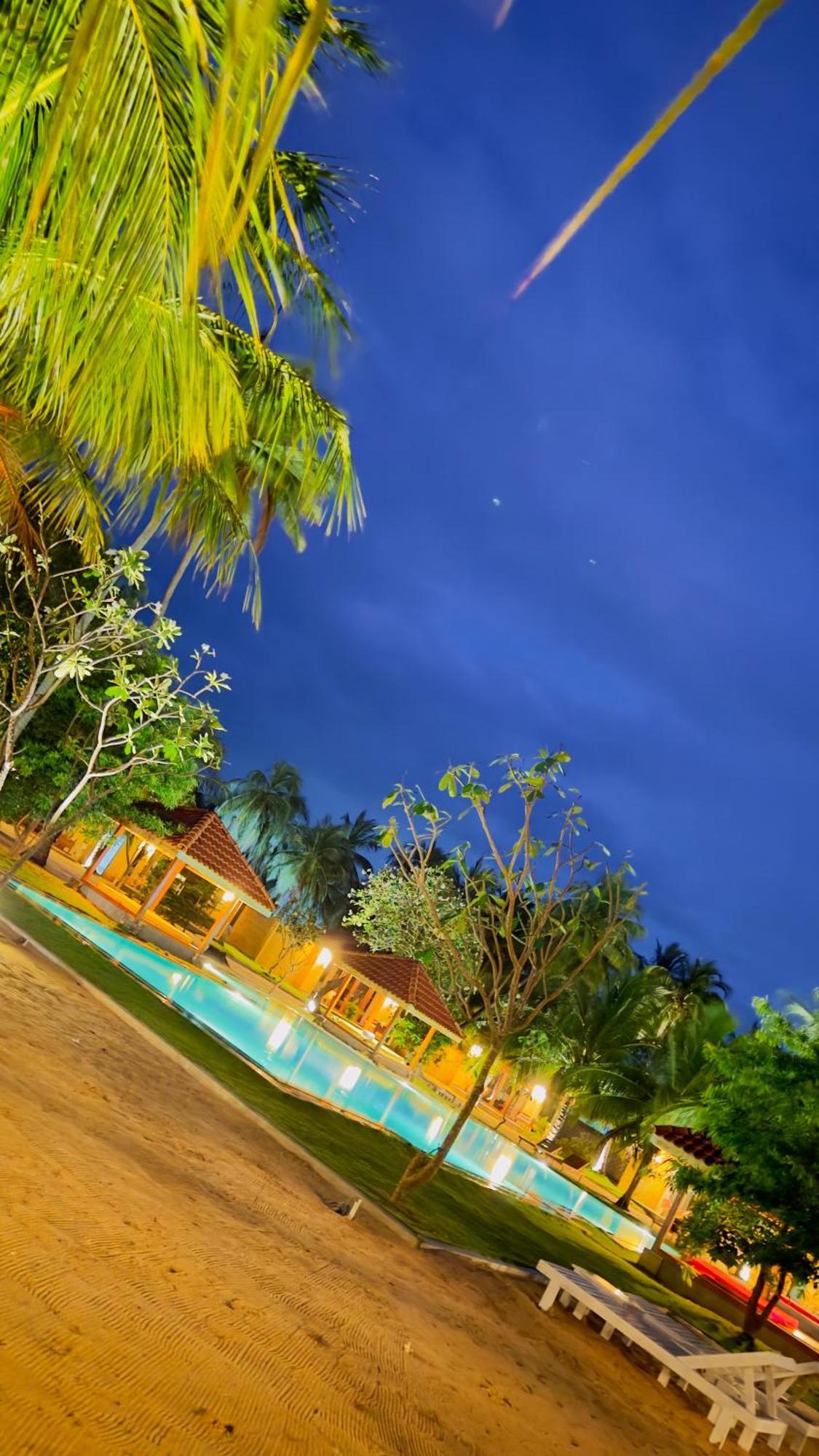 Blue Waves Kite Surfing Beach Resort Kalpitiya Eksteriør bilde